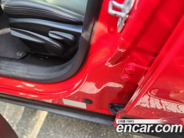 Jeep Renegade 2021 — ფოტო 13/18