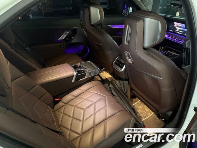 BMW 7 Series 2023 — ფოტო 6/10