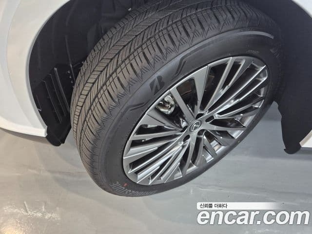 Lexus RX350h 2025 — ფოტო 7/20