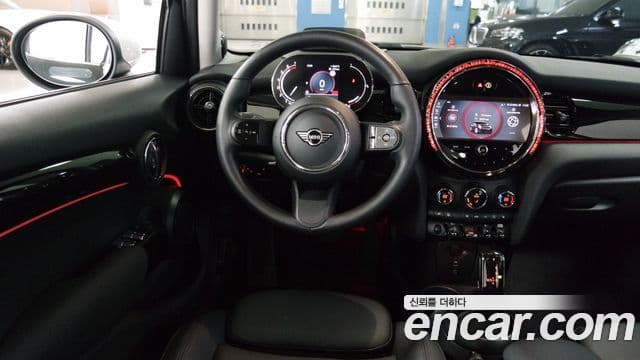 Mini Cooper 2023 — ფოტო 13/20