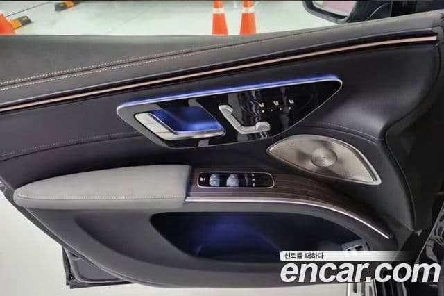 Mercedes-Benz EQS SUV 2025 — Şəkil 4/11