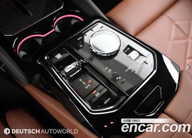 BMW 5 Series 2025 — ფოტო 8/20