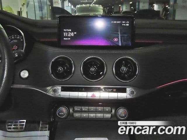 Kia Stinger 2022 — Фото 11/20
