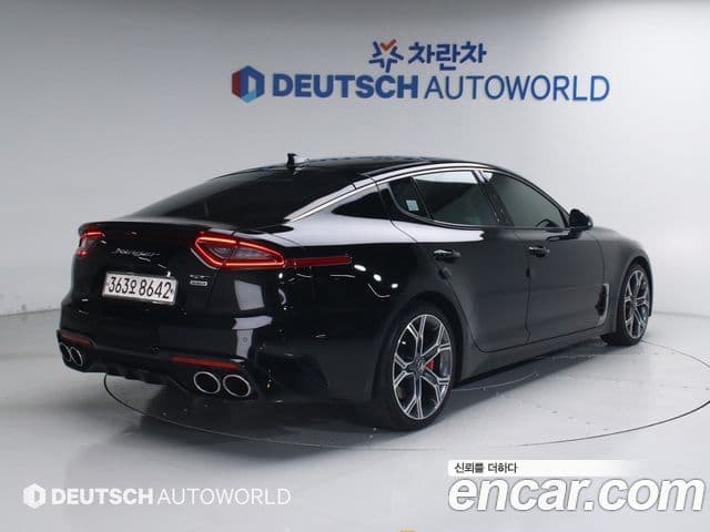 Kia Stinger 2018 — ფოტო 2/20