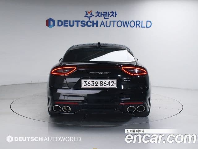 Kia Stinger 2018 — ფოტო 4/20