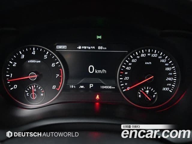 Kia Stinger 2018 — ფოტო 8/20
