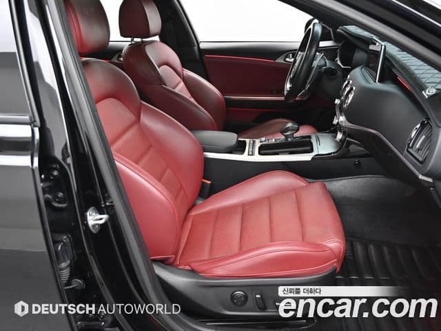 Kia Stinger 2018 — ფოტო 10/20