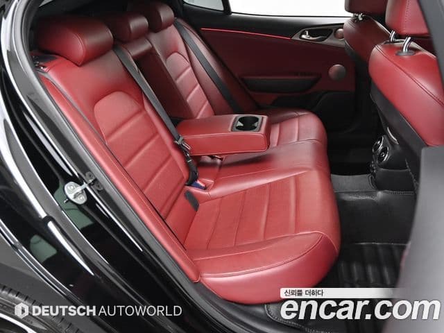 Kia Stinger 2018 — ფოტო 12/20