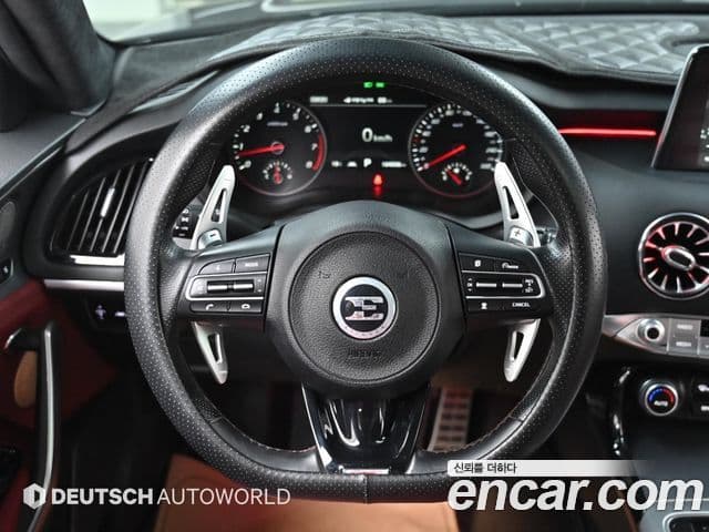 Kia Stinger 2018 — ფოტო 13/20