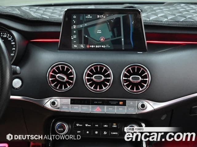 Kia Stinger 2018 — ფოტო 14/20