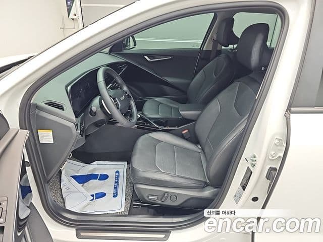 Kia Niro 2022 — Photo 17/20
