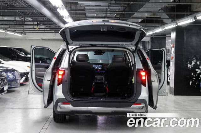 Kia Carnival 2024 — Şəkil 18/20