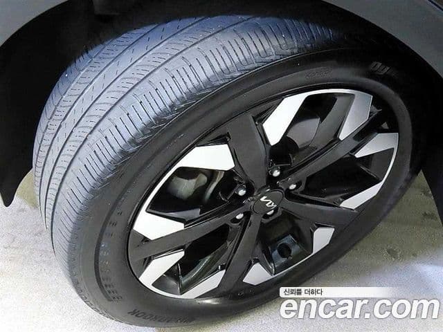Kia Sportage 2022 — ფოტო 19/20
