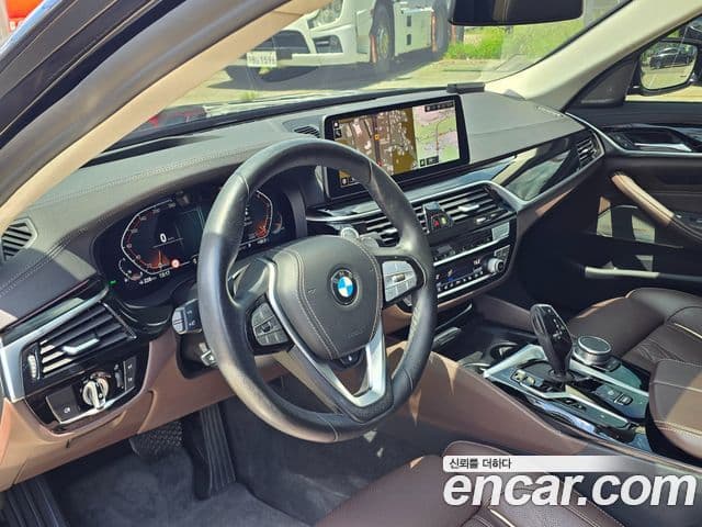 BMW 5 Series 2021 — Şəkil 9/20
