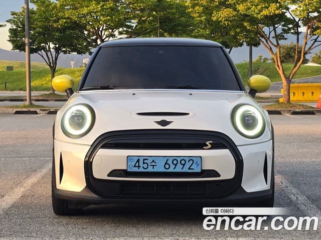 Mini Cooper Electric 2023 — ფოტო 2/20