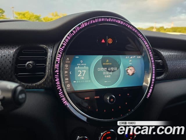 Mini Cooper Electric 2023 — ფოტო 6/20