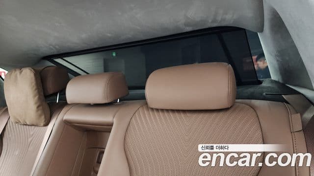 Hyundai Grandeur 2023 — ფოტო 17/20