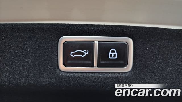 Hyundai Grandeur 2023 — ფოტო 18/20