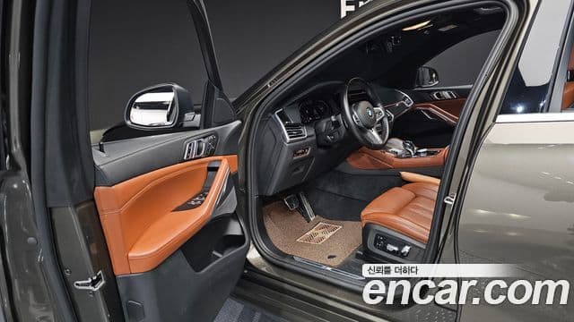 BMW X6 2022 — Фото 10/20