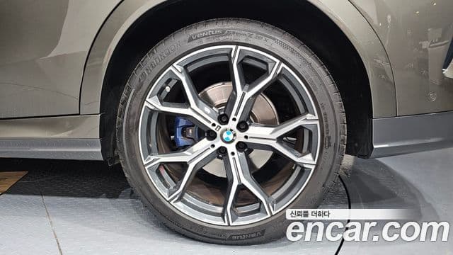 BMW X6 2022 — Photo 16/30