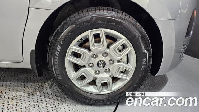 Hyundai Staria 2025 — ფოტო 5/20