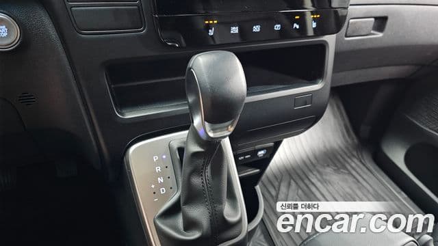 Hyundai Staria 2025 — ფოტო 9/20