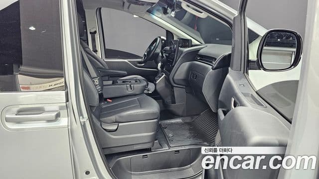 Hyundai Staria 2025 — ფოტო 11/20