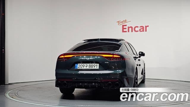 Kia Stinger 2023 — ფოტო 4/20