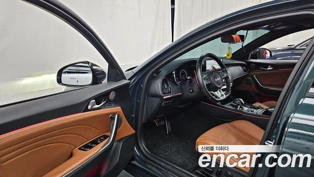 Kia Stinger 2023 — ფოტო 10/20
