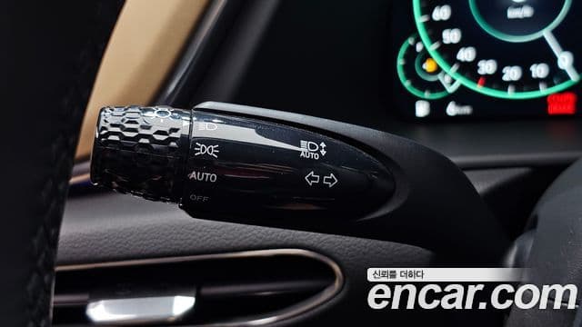 Hyundai Sonata 2020 — ფოტო 19/20