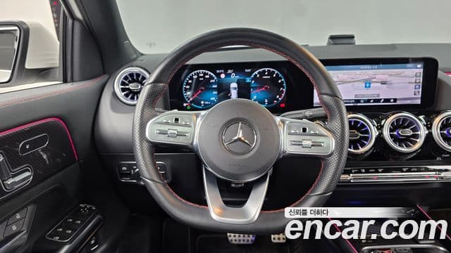 Mercedes-Benz GLA-Class 2021 — Şəkil 12/20