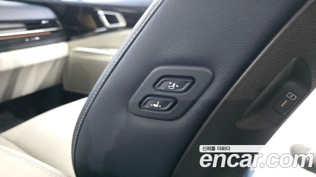 Kia Carnival 2025 — Фото 18/20