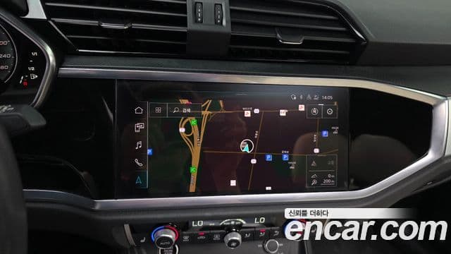 Audi Q3 2023 — ფოტო 14/20