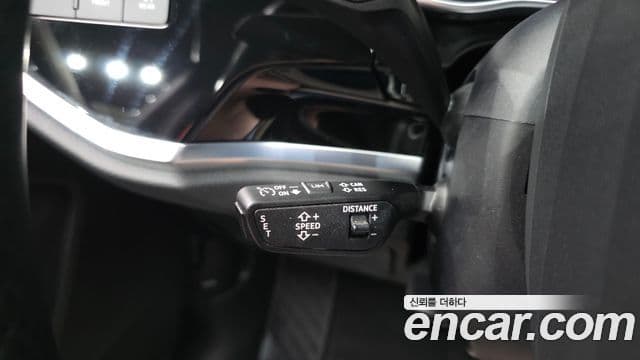 Audi Q3 2023 — ფოტო 18/20