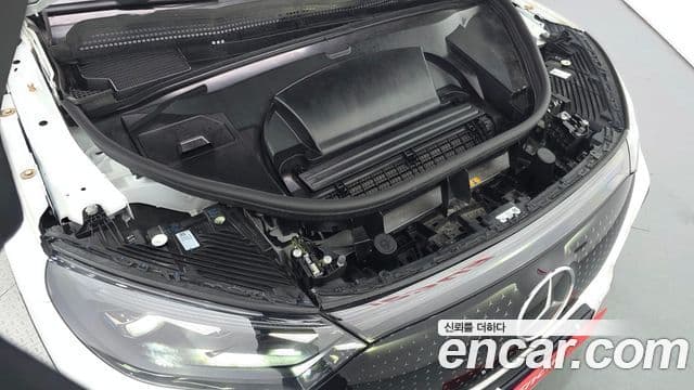 Mercedes-Benz EQE SUV 2023 — ფოტო 34/35