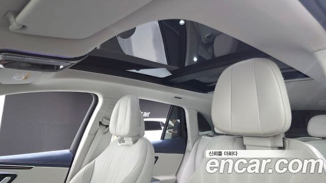 Mercedes-Benz EQE SUV 2023 — ფოტო 17/35