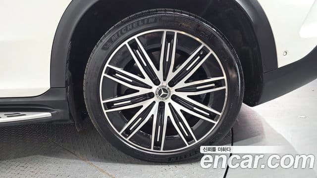 Mercedes-Benz EQE SUV 2023 — ფოტო 21/35