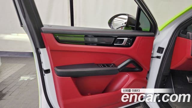 Porsche Cayenne 2022 — Photo 11/33