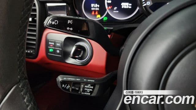 Porsche Cayenne 2022 — Photo 19/33