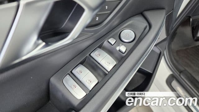 BMW 3 Series 2022 — Photo 19/32