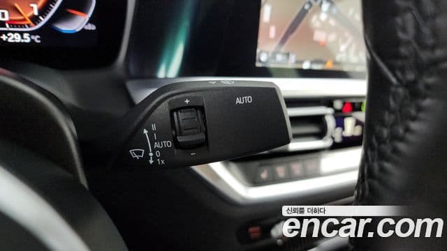 BMW 3 Series 2022 — Photo 17/32