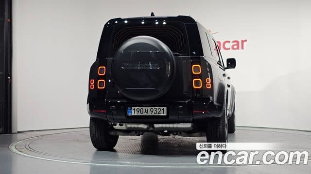 Land Rover Defender 2026 — ფოტო 4/20