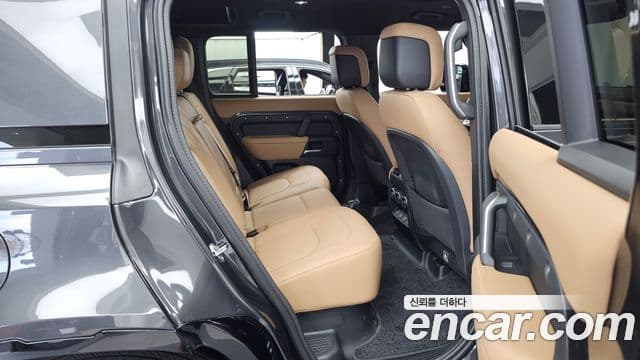 Land Rover Defender 2026 — ფოტო 12/20