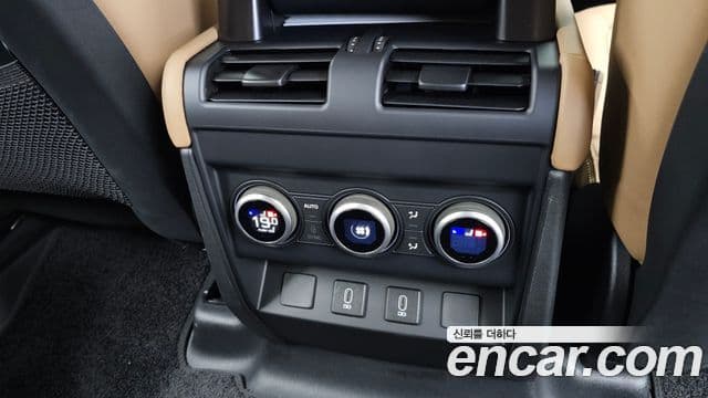 Land Rover Defender 2026 — ფოტო 19/20