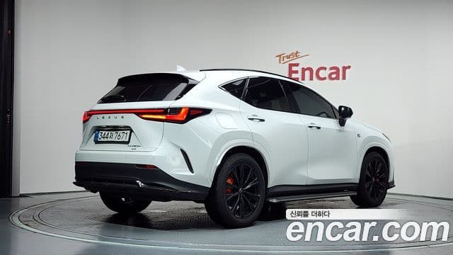 Lexus NX450h+ 2025 — Photo 6/34