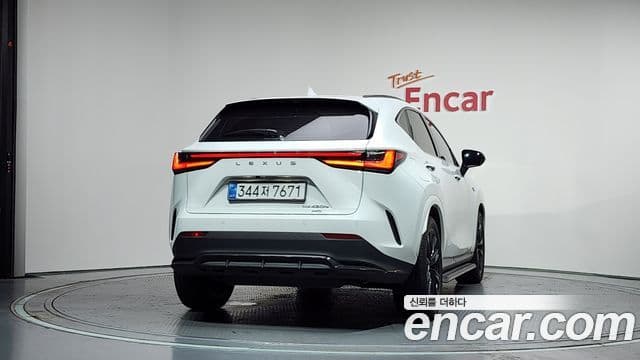 Lexus NX450h+ 2025 — Photo 24/34