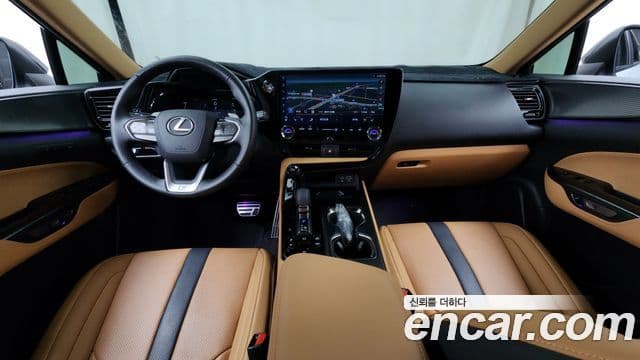 Lexus NX450h+ 2025 — Photo 14/34