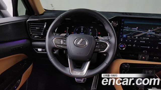 Lexus NX450h+ 2025 — Photo 19/34