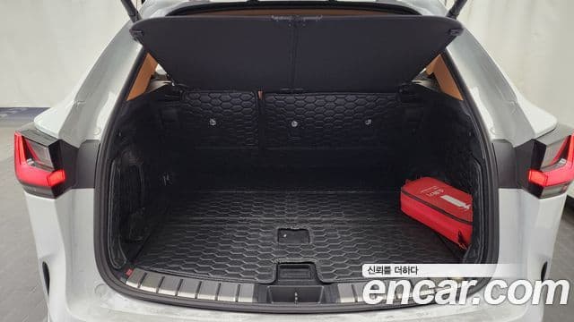 Lexus NX450h+ 2025 — Photo 29/34