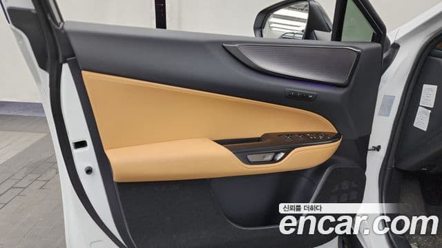 Lexus NX450h+ 2025 — Photo 21/34